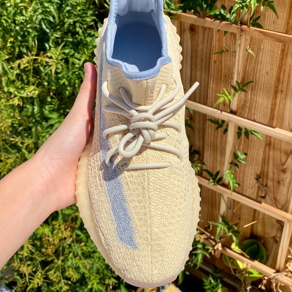 YEEZY 350 v2 LINEN DEADSTOCK SIZE 9.5 - Picture 2 of 6